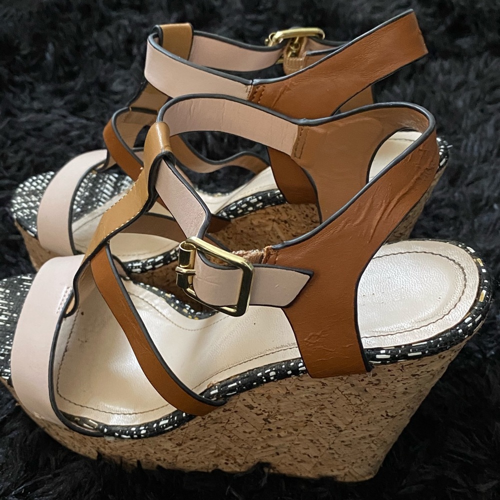 Platform sandal - Picture 2 of 3